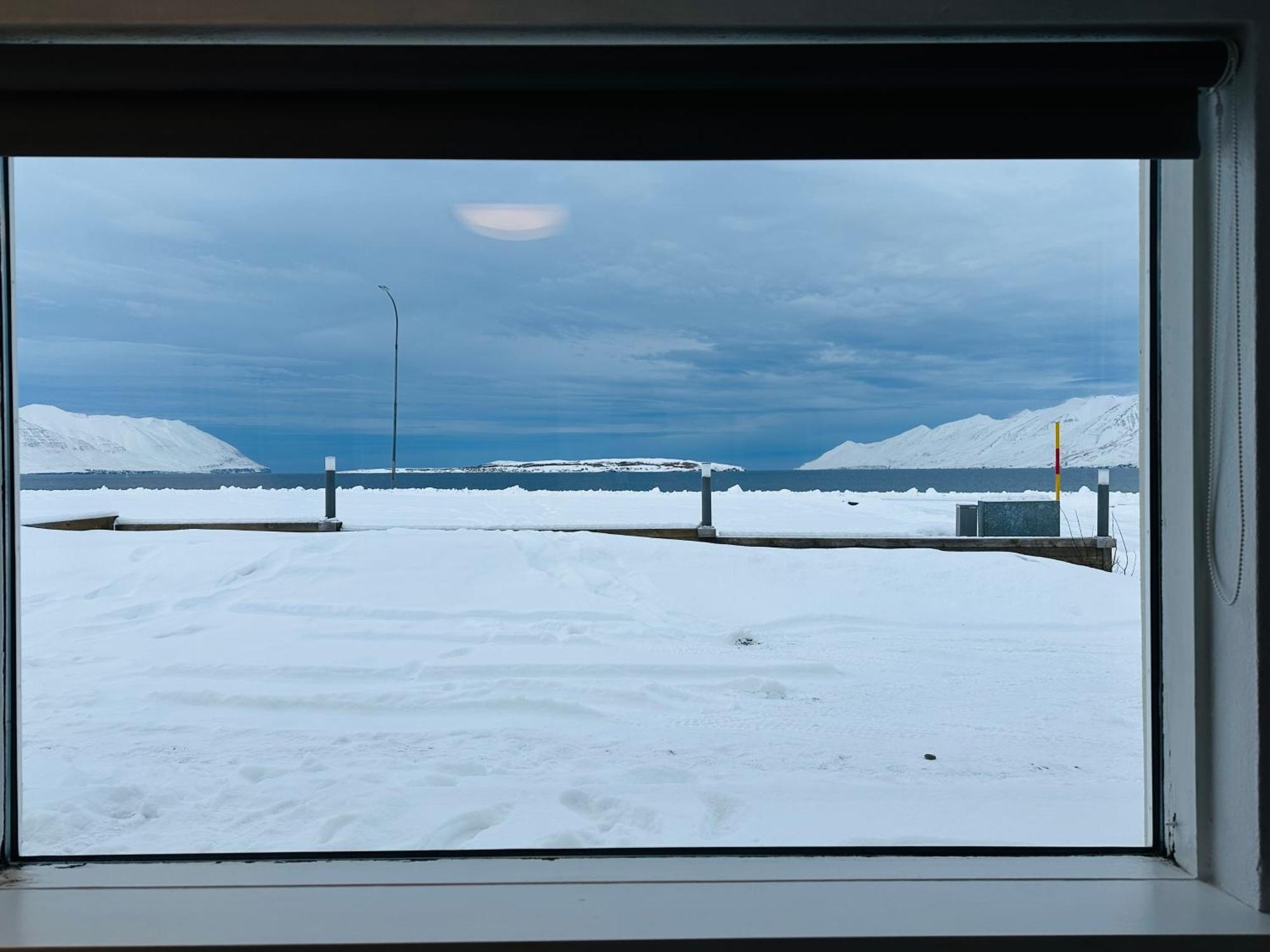 Waterfront Fjord House Hotel Arskogssandur Room photo